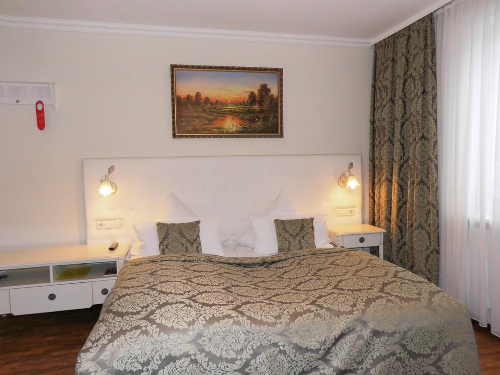 Aparthotel Guzulka & Restaurant Berlin Luaran gambar