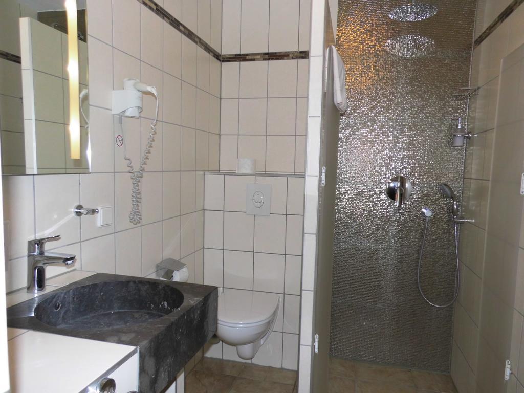 Aparthotel Guzulka & Restaurant Berlin Luaran gambar