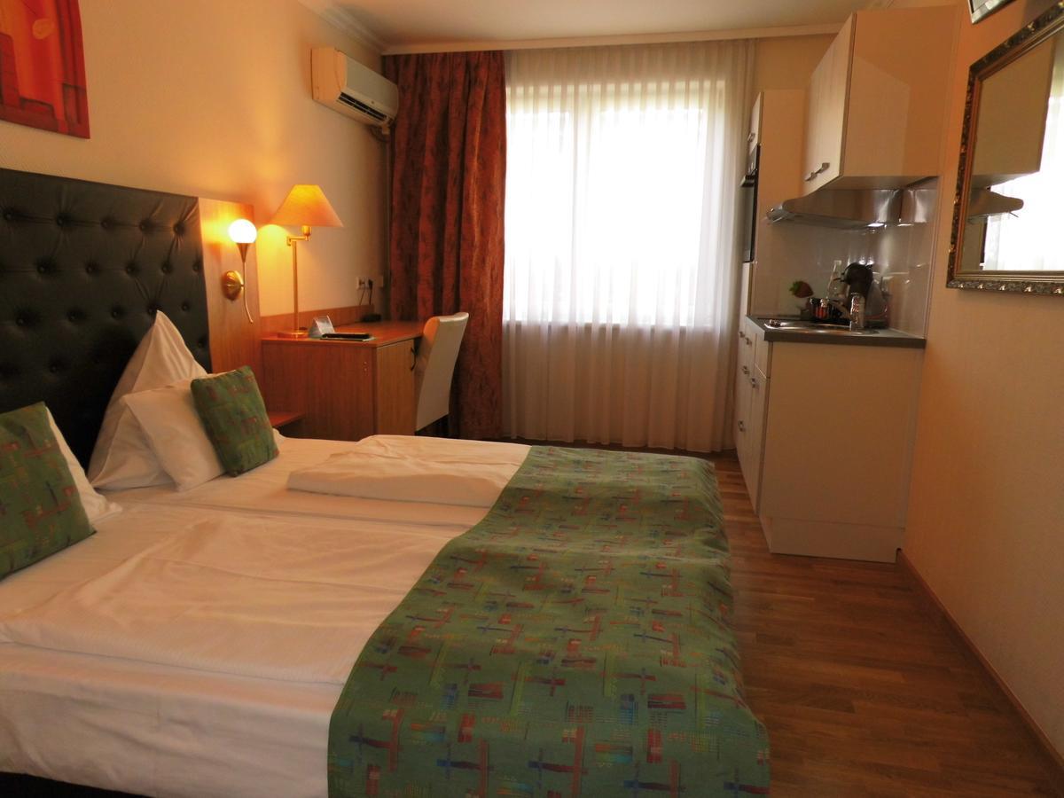 Aparthotel Guzulka & Restaurant Berlin Luaran gambar