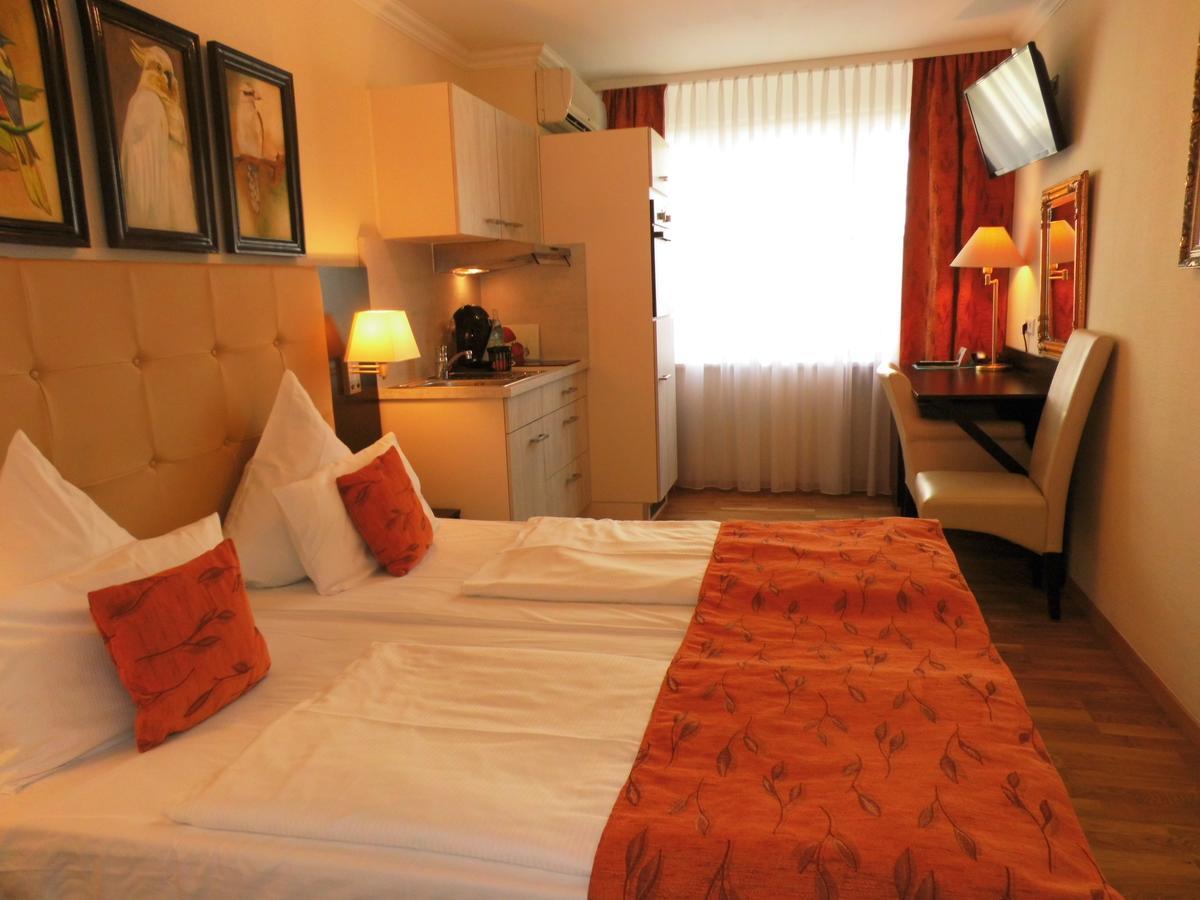 Aparthotel Guzulka & Restaurant Berlin Luaran gambar